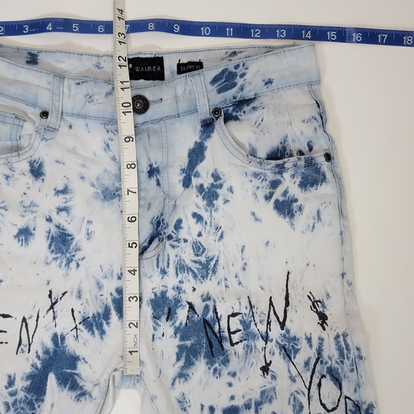 Waimea Skinny Fit Light Wash Bleached Graffiti Jean, EUC, Size 20 - Picture 4 of 5